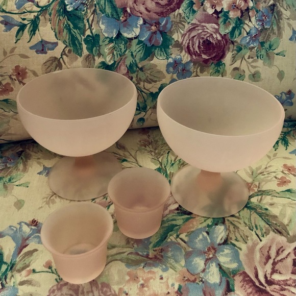 VINTAGE COTTON CANDY PINK FROSTED SATIN 4 pc SET 2 5”x 4” COMPOTE & 2 VOTIVES - Picture 5 of 16